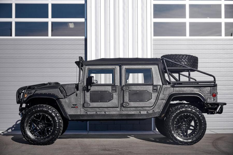  Hummer H1 Launch Edition by Mil-Spec Automotive 2018 года  (фото 3 из 21)
